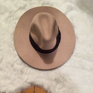 H&M Women's Wide Brim Hat with Dark Brown Band